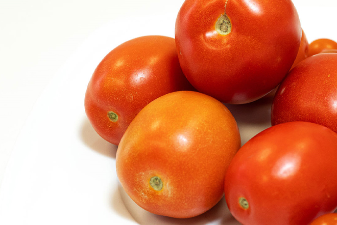 Tomate-pera-bio.jpg